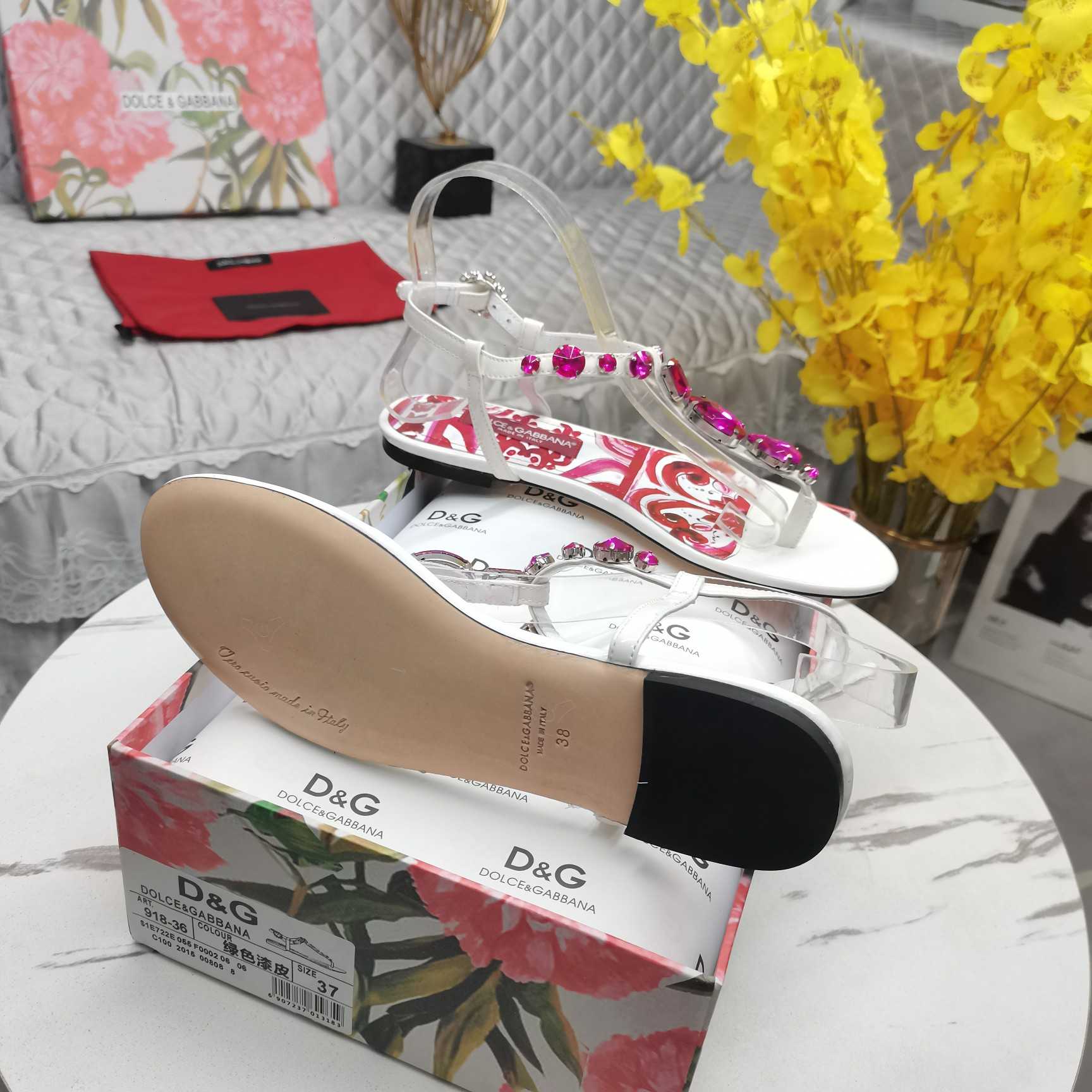Dolce & Gabbana Patent Leather Thong Sandals - PerfectKickZ