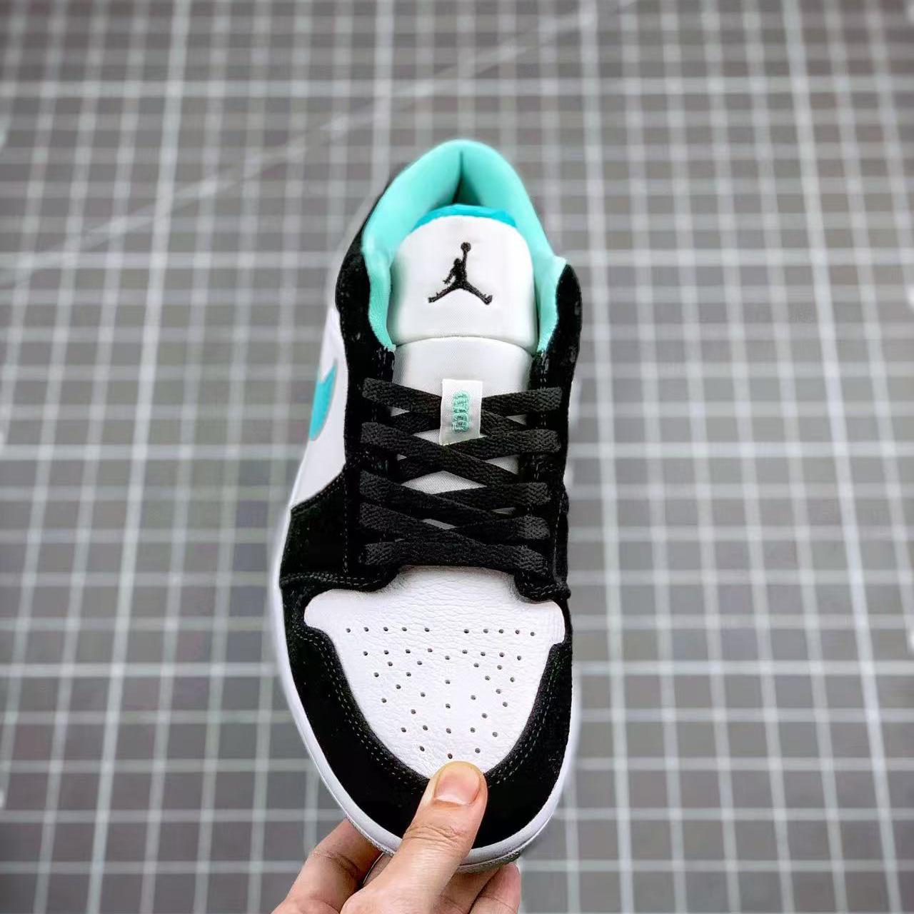 Air Jordan 1 Low Sneaker   CQ9828-131 - 