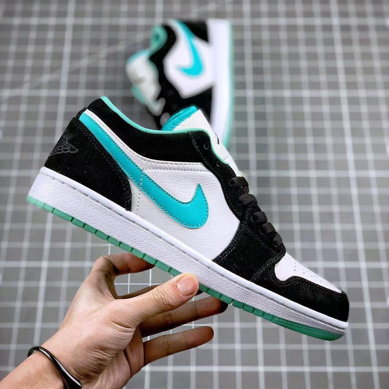 Air Jordan 1 Low Sneaker   CQ9828-131 - 