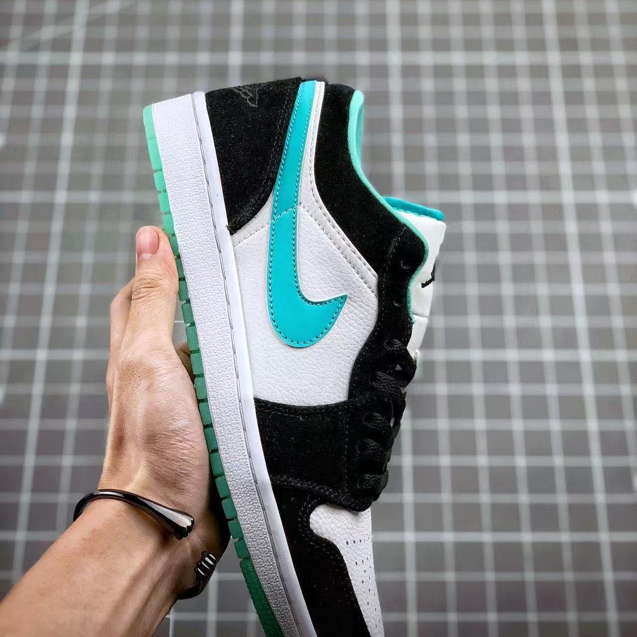 Air Jordan 1 Low Sneaker   CQ9828-131 - 