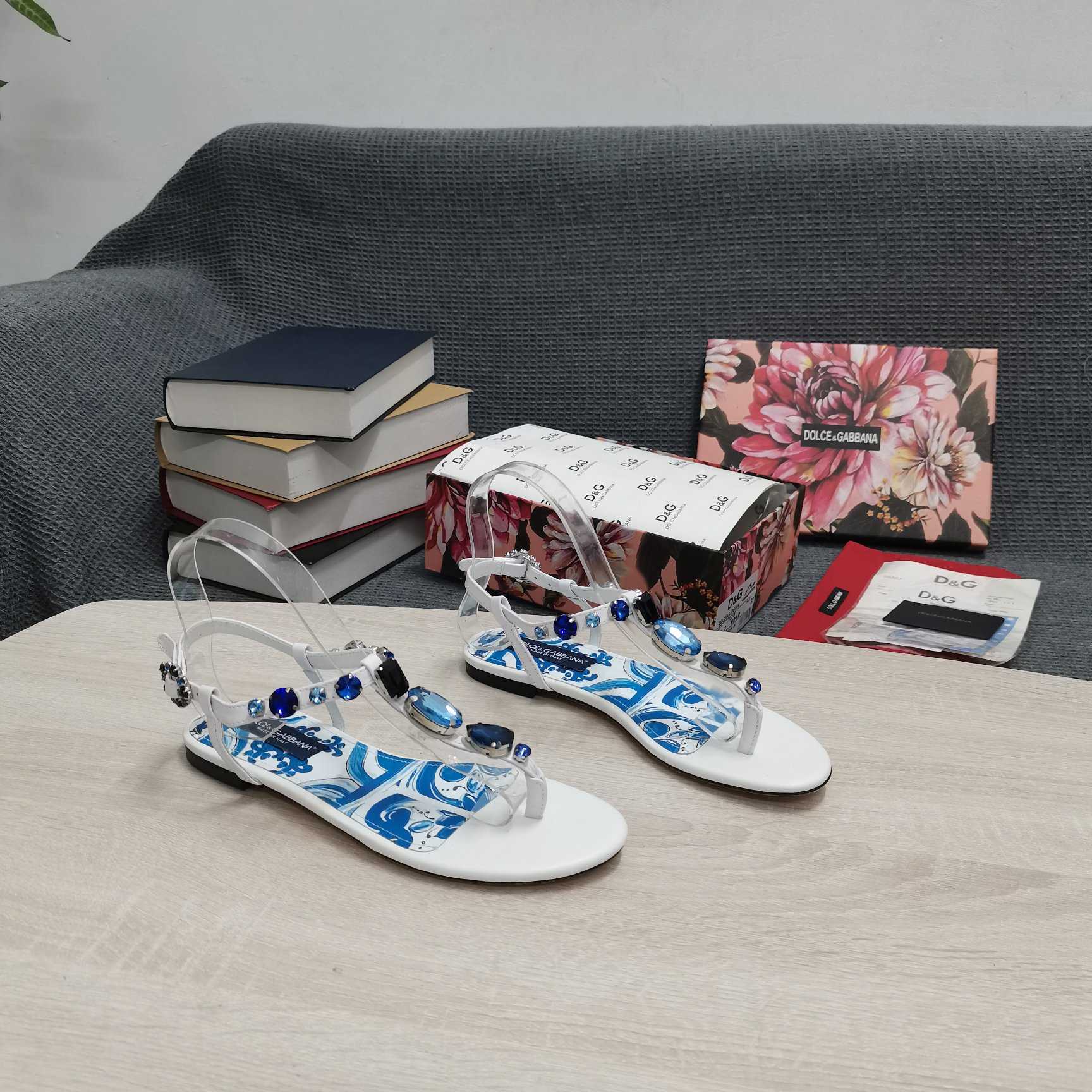 Dolce & Gabbana Patent Leather Thong Sandals With Embroidery - PerfectKickZ