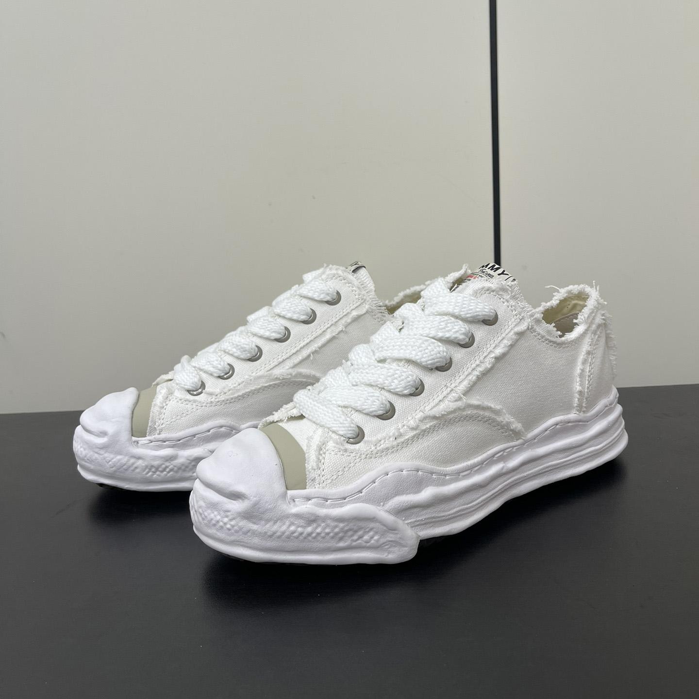 Maison Mihara Yasuhiro Low-Top Sneakers - PerfectKickZ