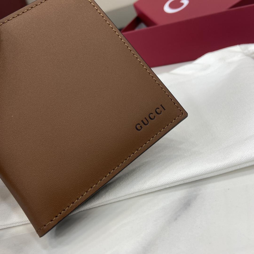 Gucci GG Emblem Bi-fold Embossed Wallet  - PerfectKickZ