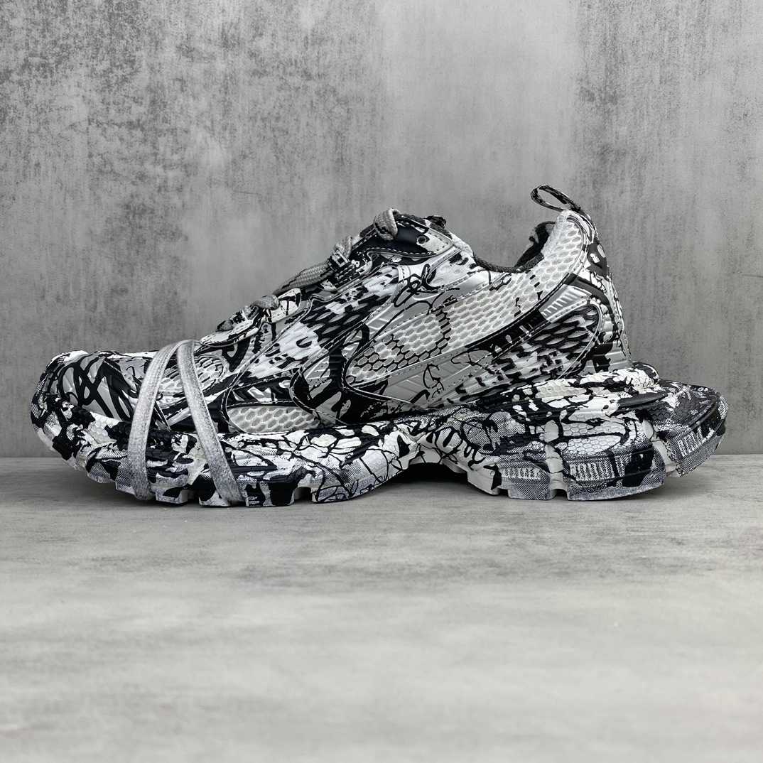 Balenciaga Track Graffiti Sneaker In White And Black Mesh And Nylon - 