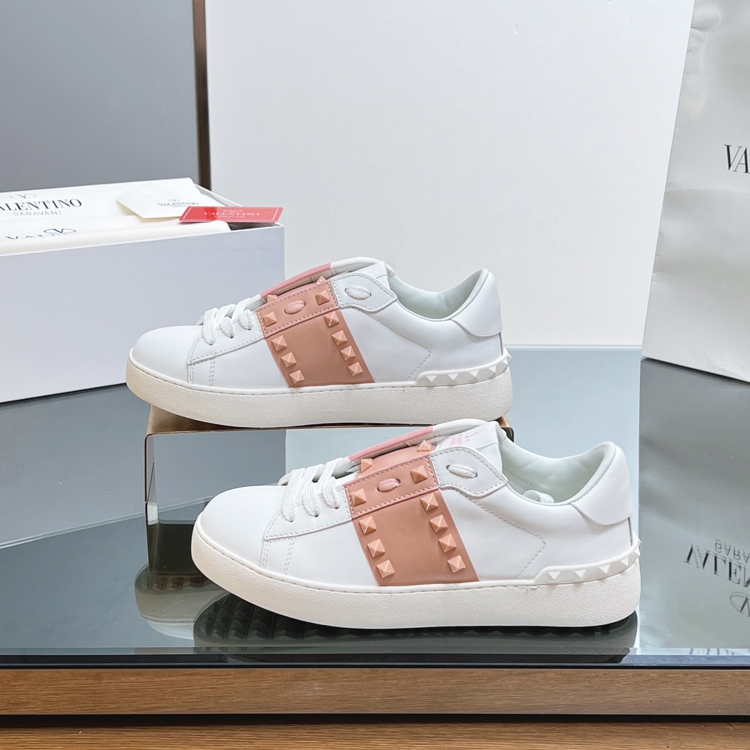 Valenti Rockstud Untitled Sneakers - PerfectKickZ