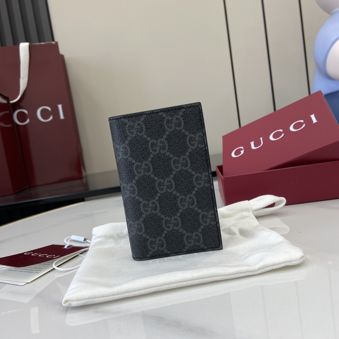 Gucci GG Emblem Bi-fold Card Case  - PerfectKickZ