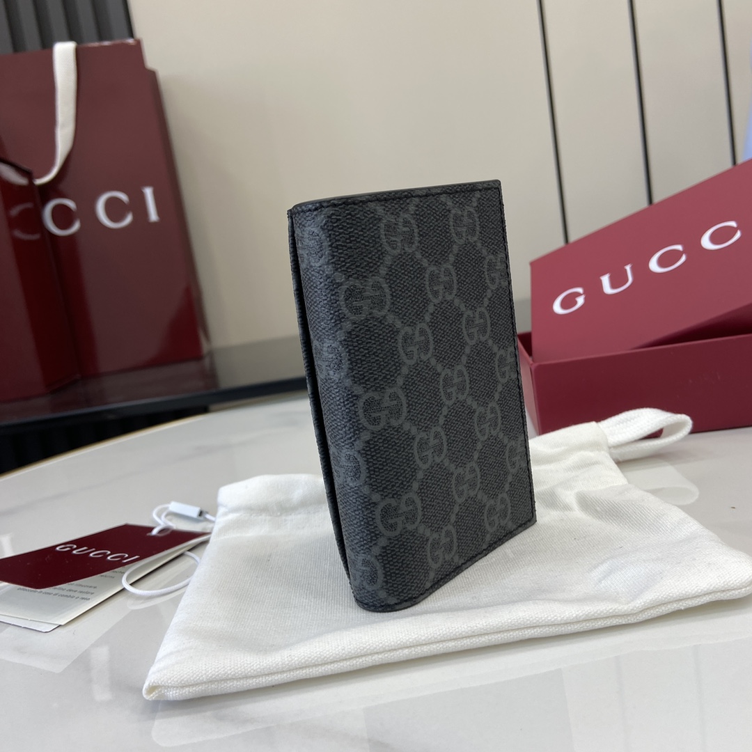 Gucci GG Emblem Bi-fold Card Case  - PerfectKickZ