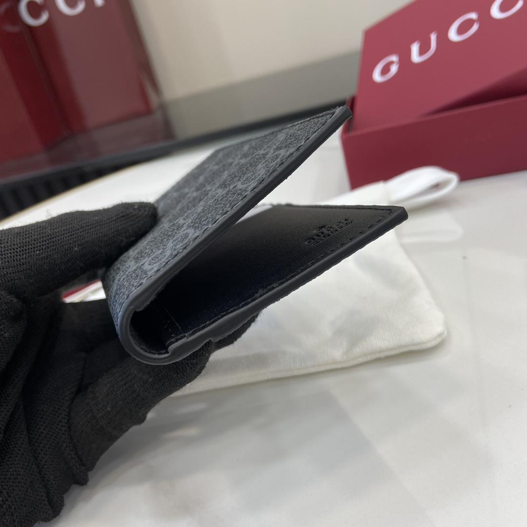 Gucci GG Emblem Bi-fold Card Case  - PerfectKickZ