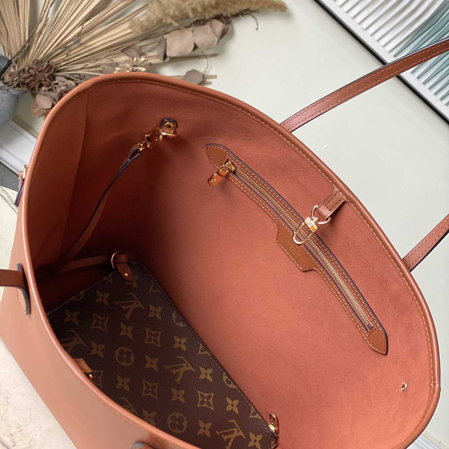 Louis Vuitton Neverfull MM   M12467 - PerfectKickZ