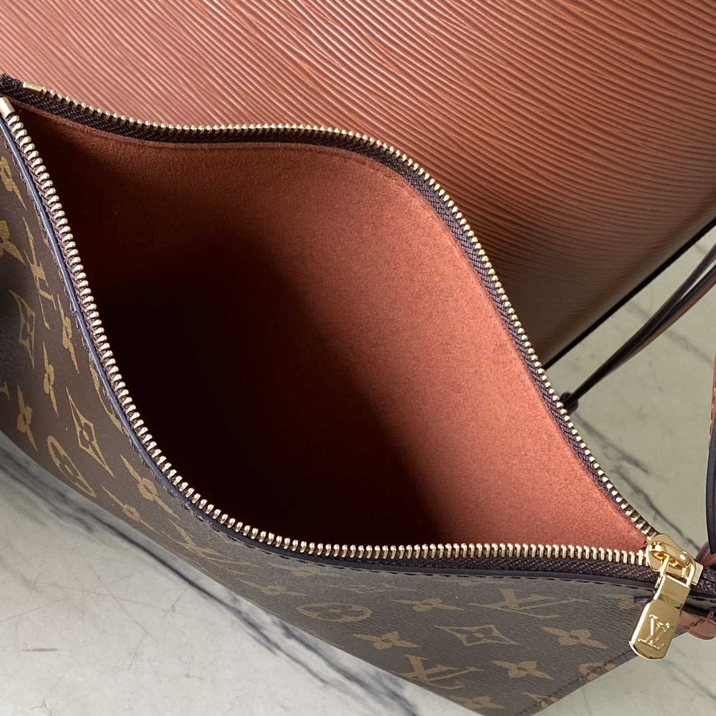 Louis Vuitton Neverfull MM   M12467 - PerfectKickZ