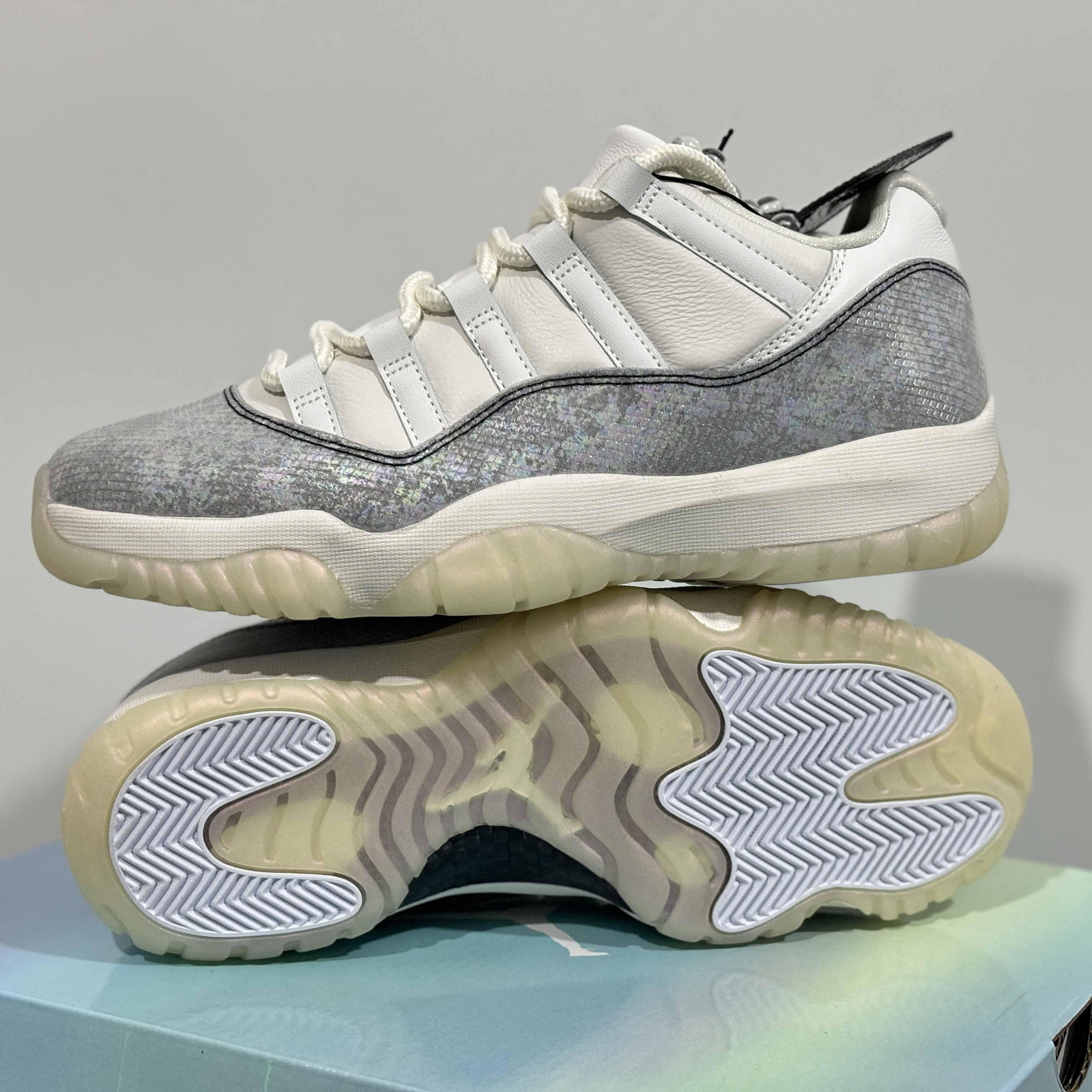 Air Jordan 11 Low Sneaker   HQ7000-001 - PerfectKickZ
