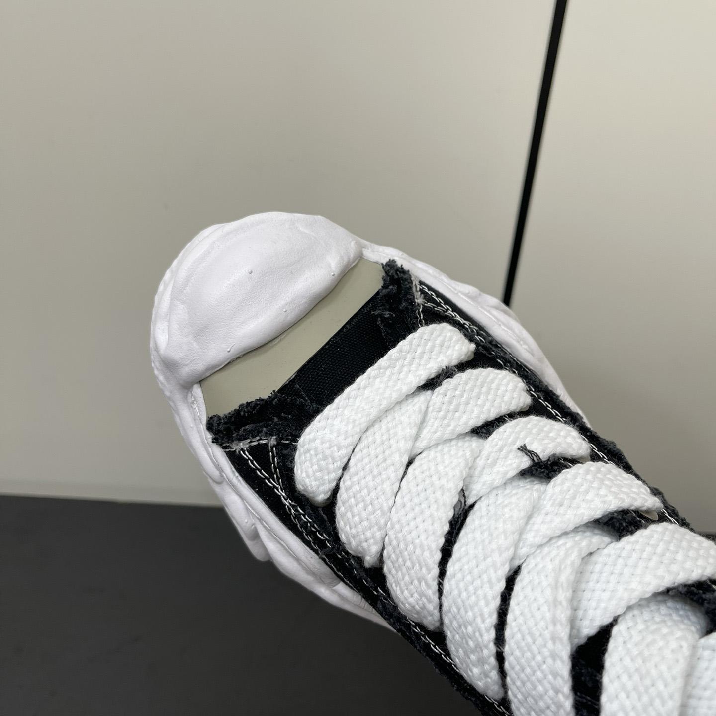 Maison Mihara Yasuhiro Low-Top Sneakers - PerfectKickZ