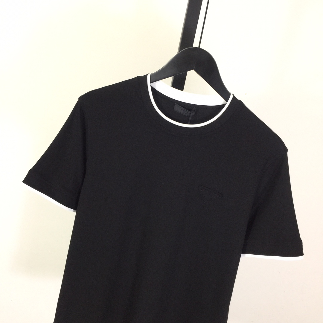 Prada Logo T-Shirt - PerfectKickZ
