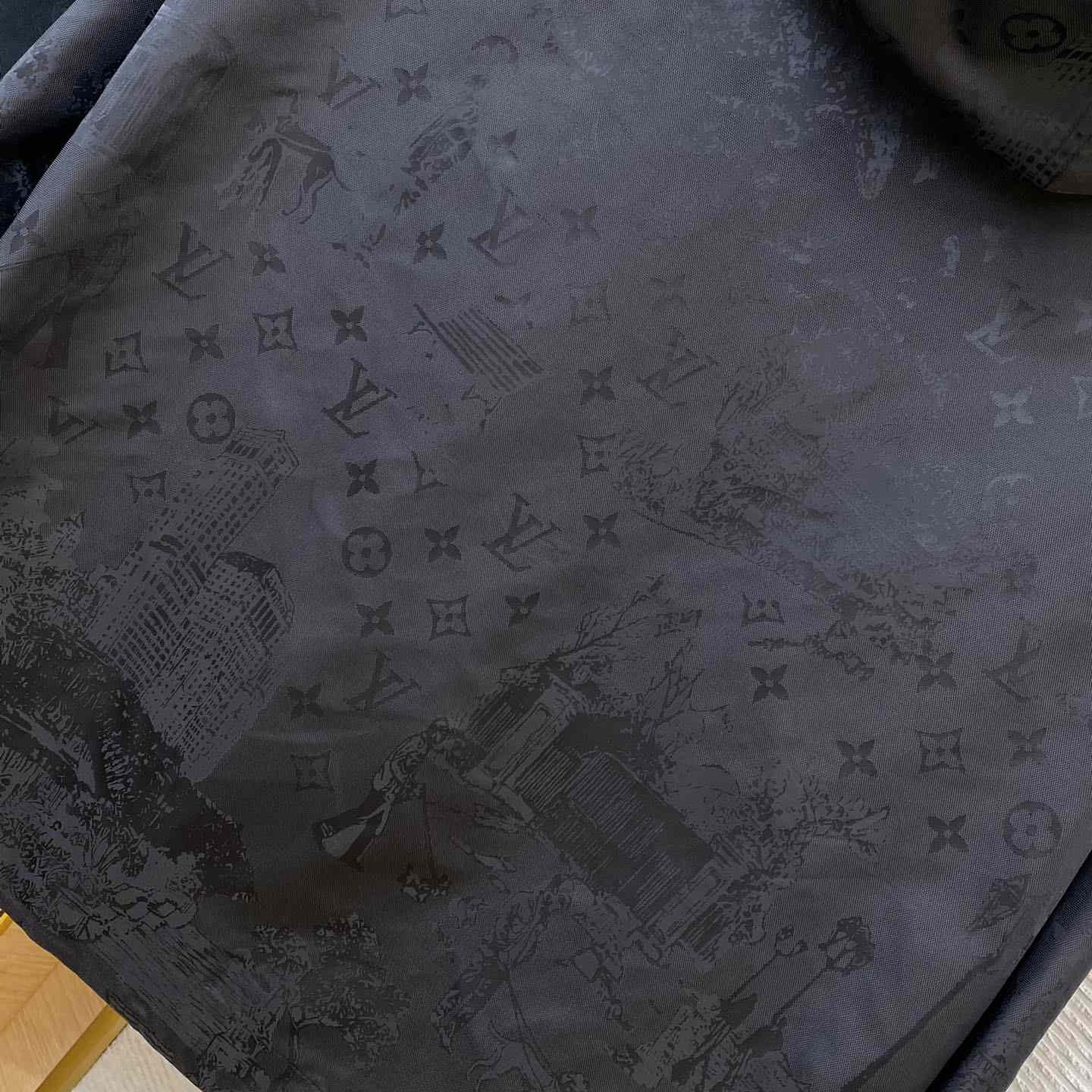 Louis Vuitton Nylon Windbreaker    1AGIPG - PerfectKickZ
