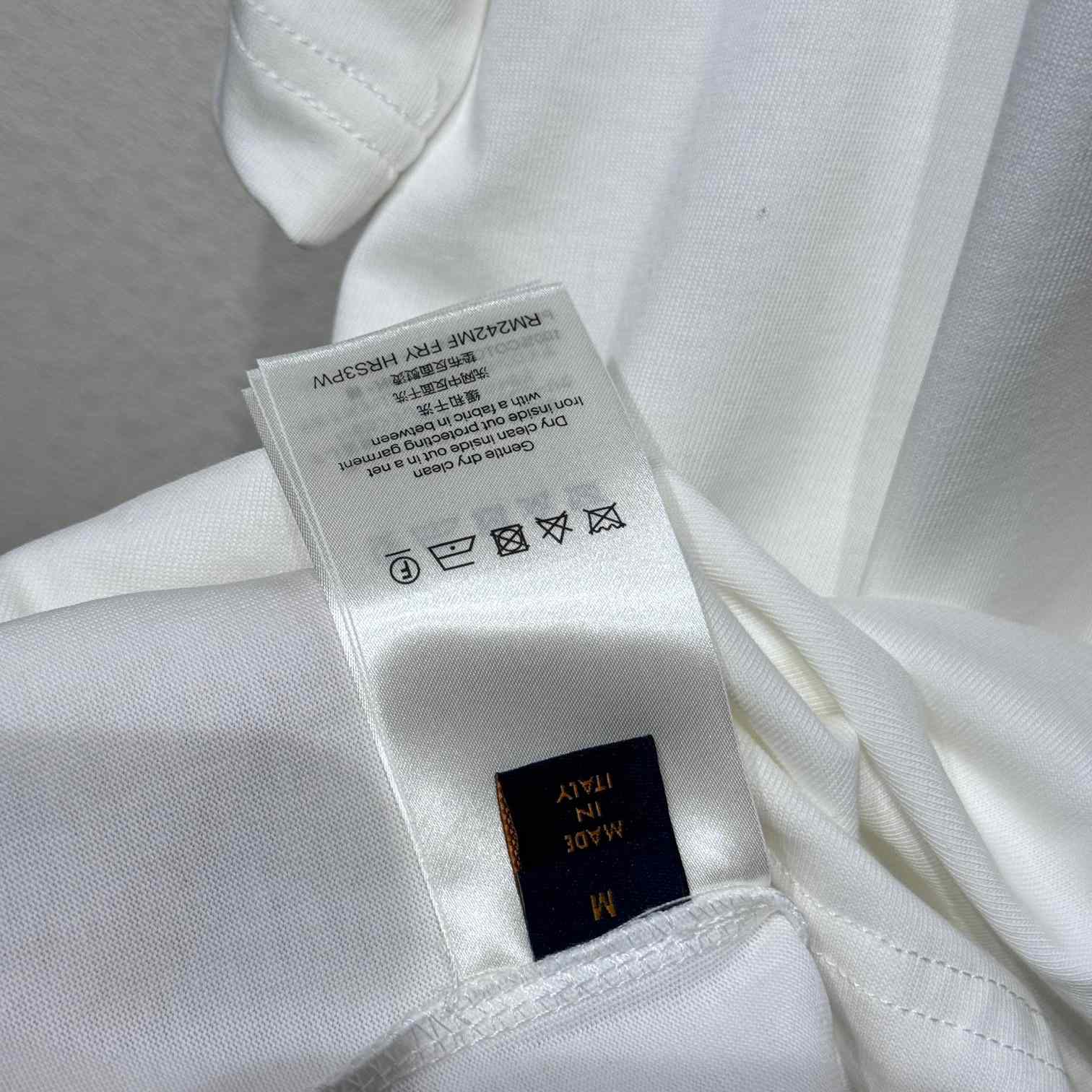Louis Vuitton LV Vers Embellished Short-Sleeved T-Shirt  1AFR96 - PerfectKickZ
