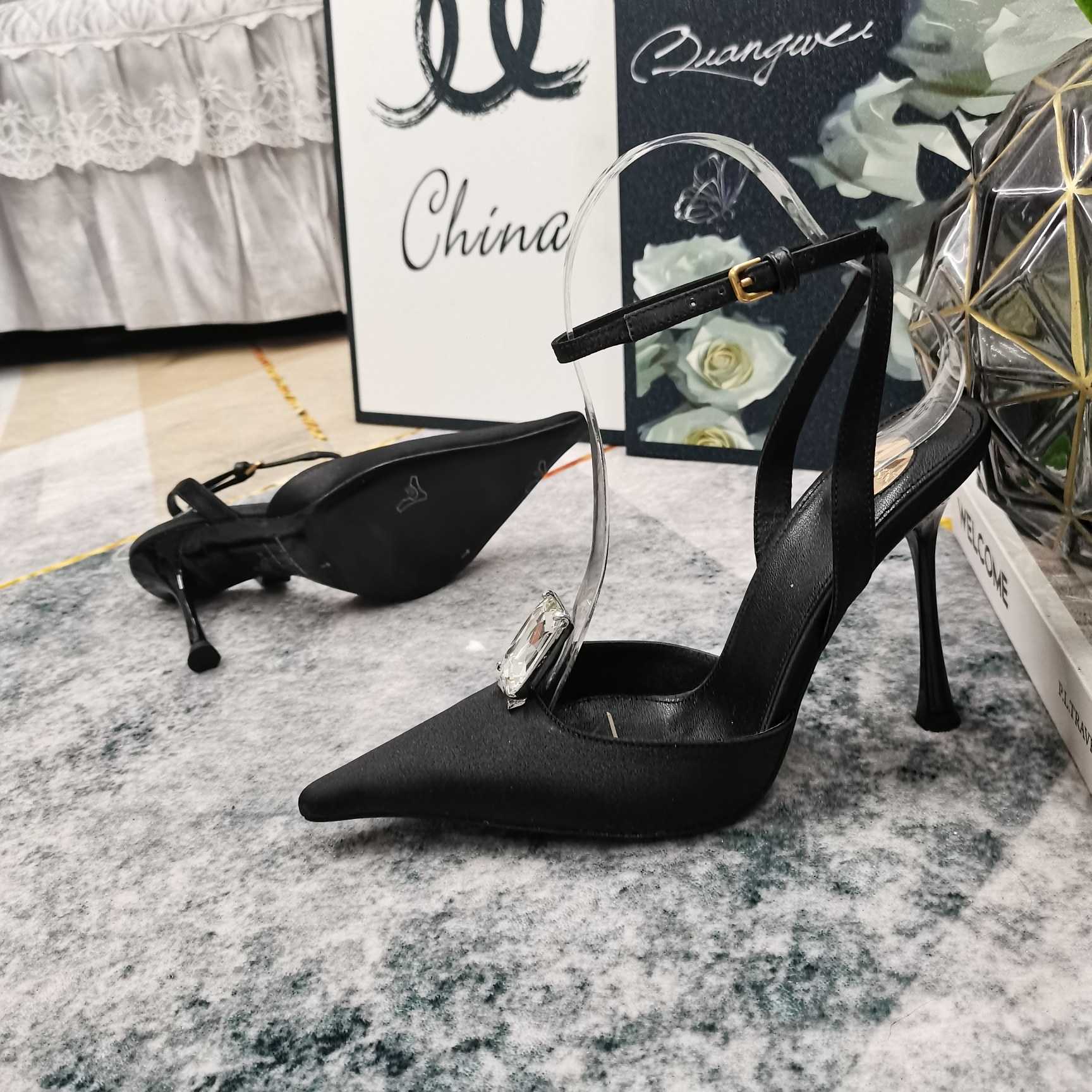 Saint Laurent Harlow Pumps In Satin Crepe And Crystals - PerfectKickZ