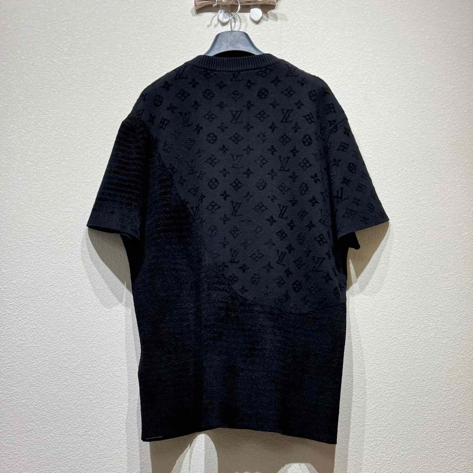 Louis Vuitton Graphic Jacquard Short-Sleeved Crewneck   1AHCMV - PerfectKickZ