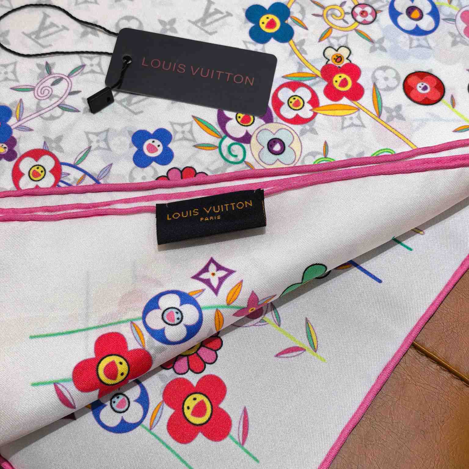 Louis Vuitton LV x TM Monogram Superflat Flowers Square 90   M96263 - PerfectKickZ