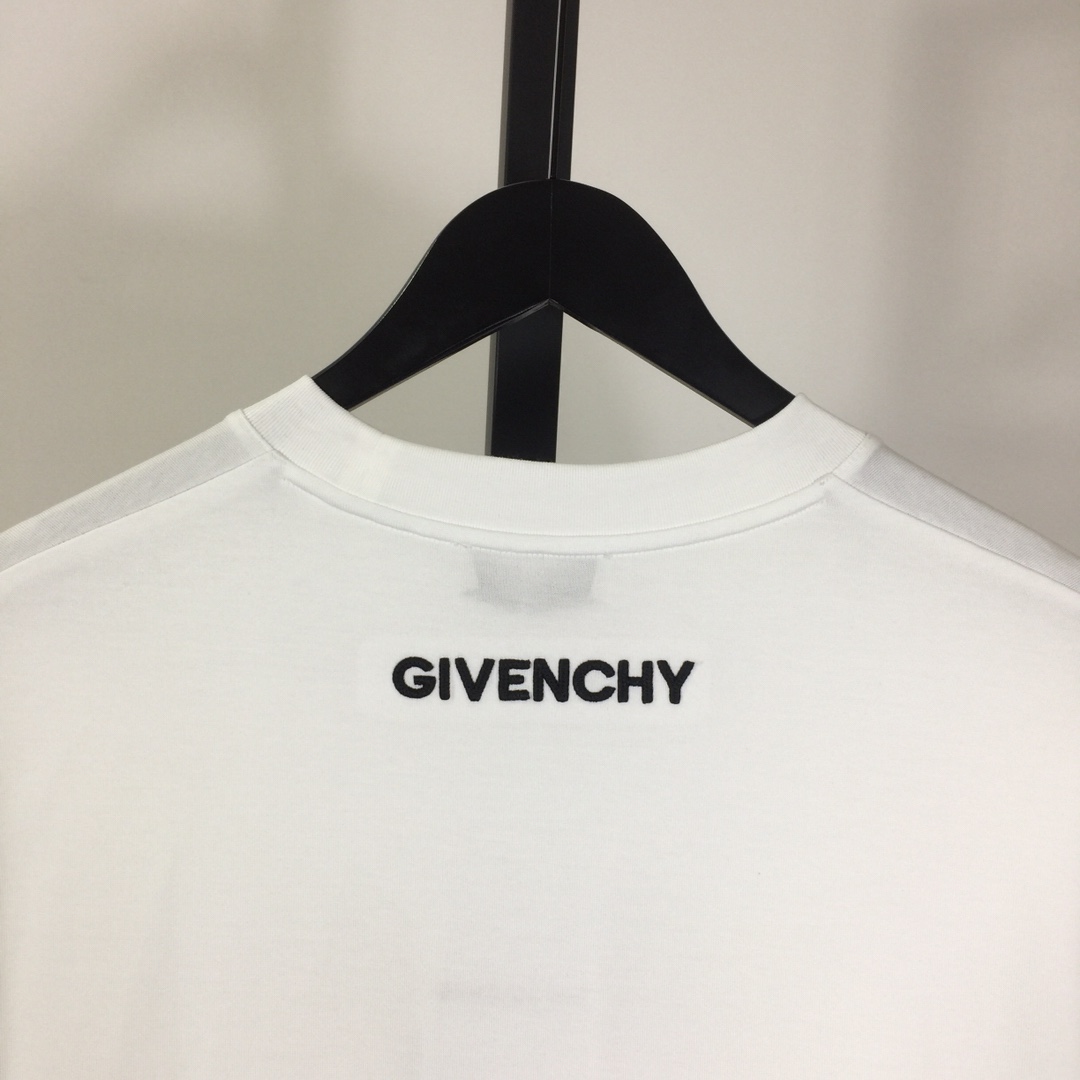 Givenchy 4G T-shirt In Cotton - PerfectKickZ