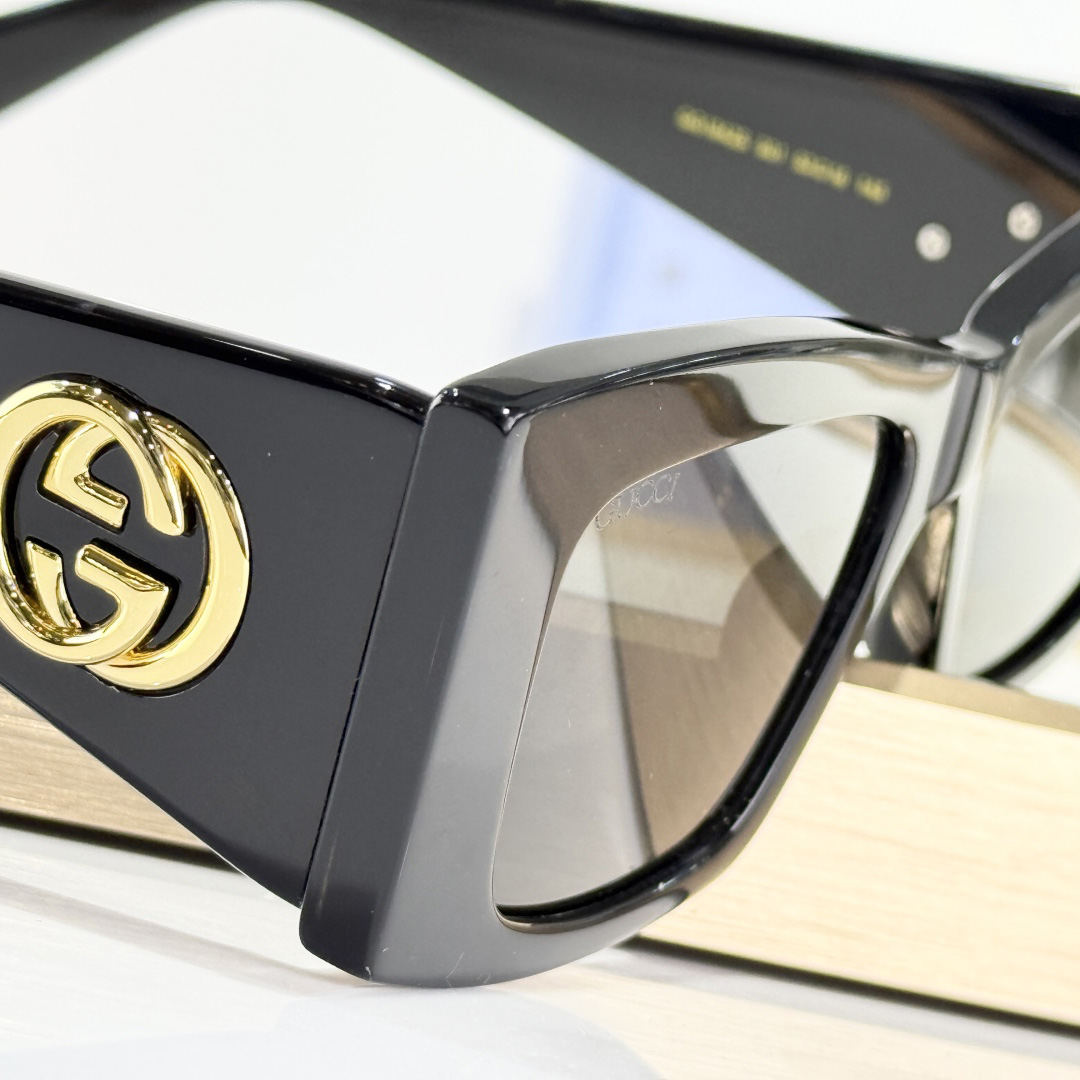 Gucci Square Frame Sunglasses  GG1842S - PerfectKickZ