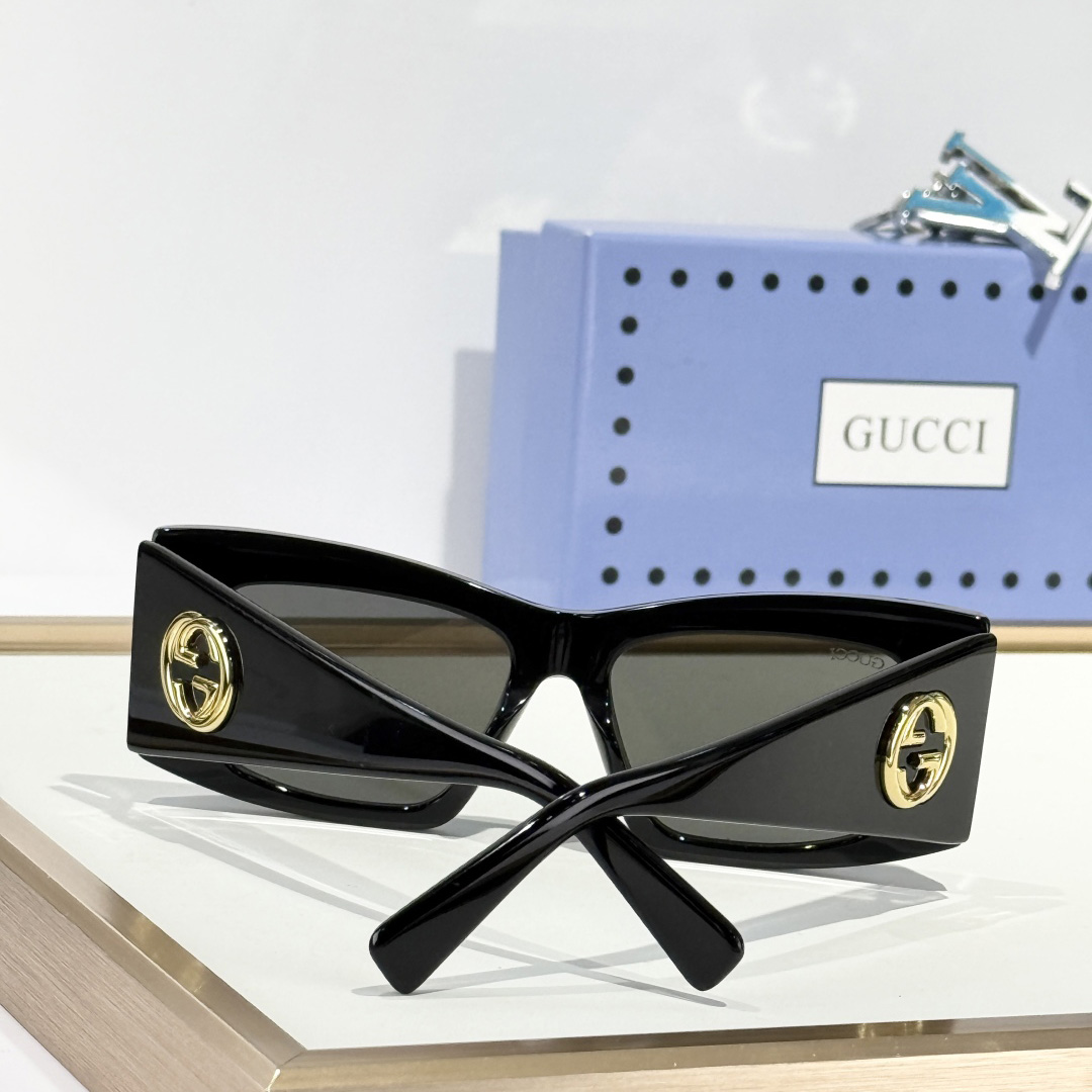 Gucci Square Frame Sunglasses  GG1842S - PerfectKickZ