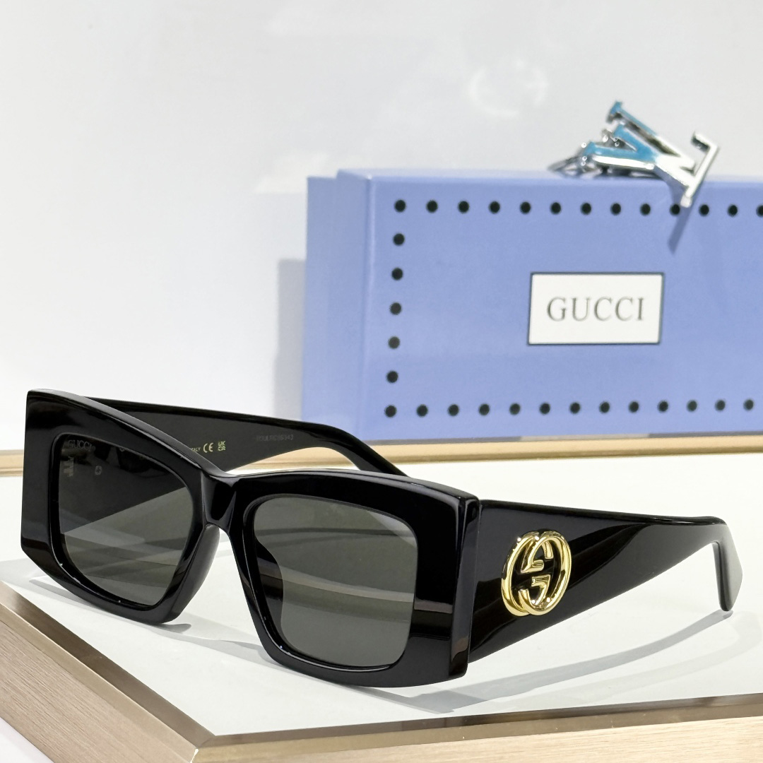 Gucci Square Frame Sunglasses  GG1842S - PerfectKickZ