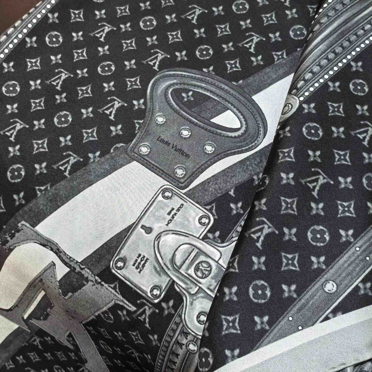 Louis Vuitton Time Trunk Square 90   - PerfectKickZ
