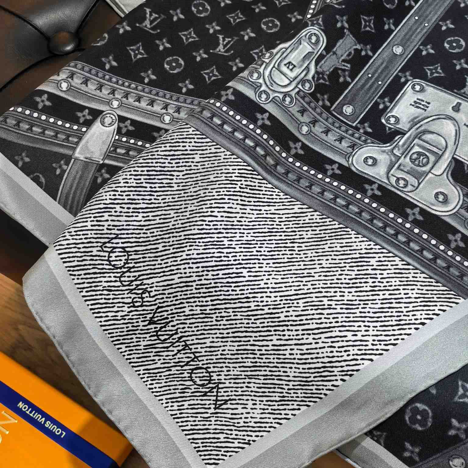 Louis Vuitton Time Trunk Square 90   - PerfectKickZ