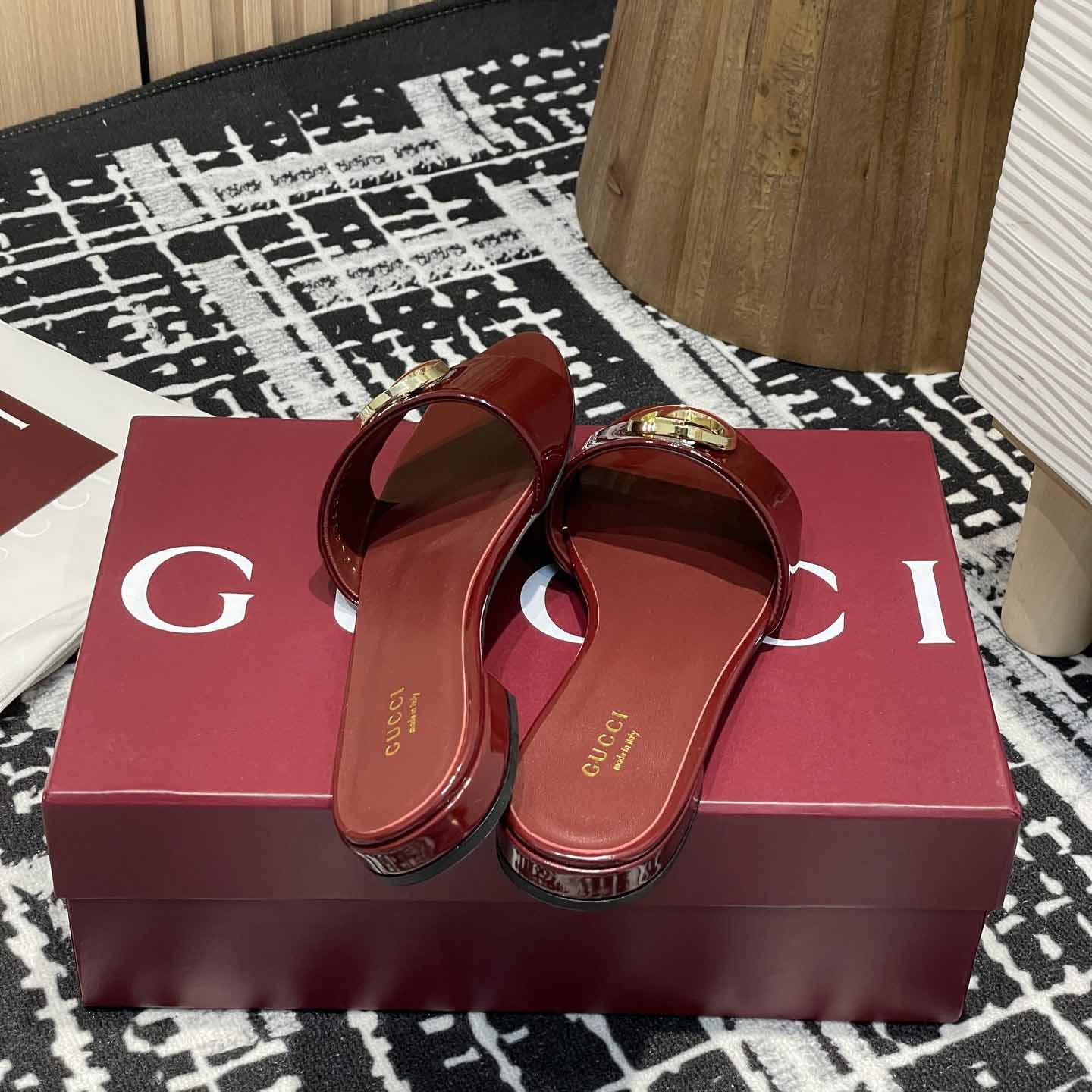 Gucci Women's Round Interlocking G sandal - PerfectKickZ