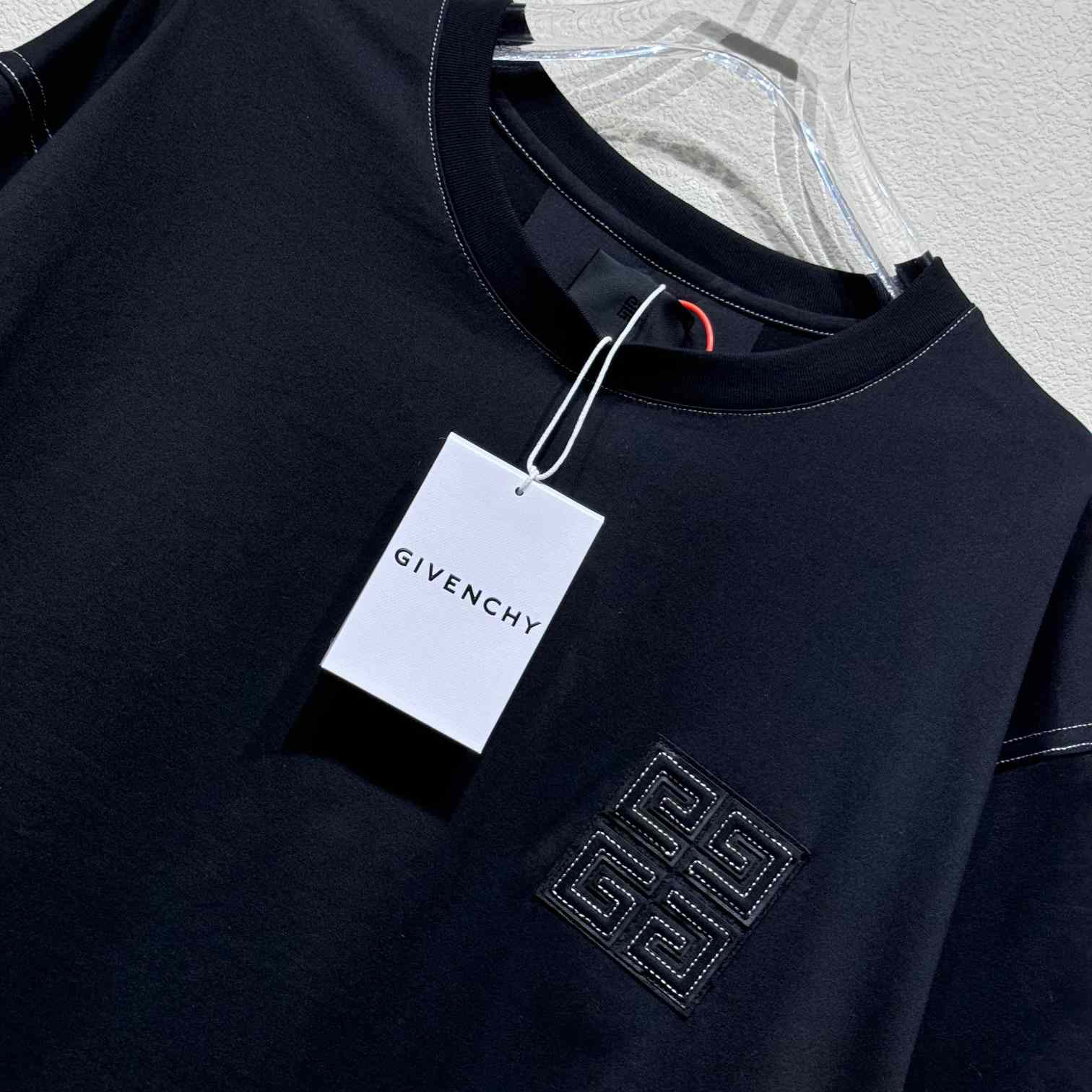 Givenchy 4G T-shirt In Cotton - PerfectKickZ