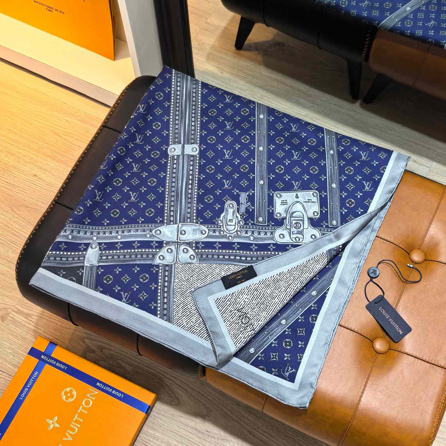 Louis Vuitton Time Trunk Square 90   - PerfectKickZ