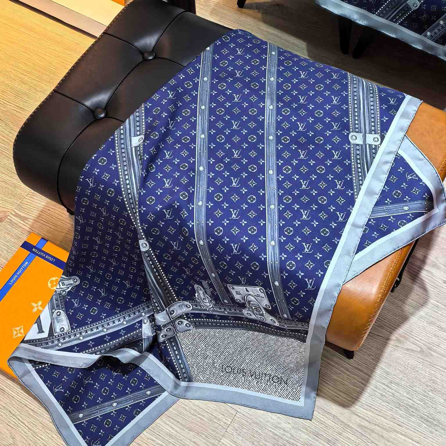 Louis Vuitton Time Trunk Square 90   - PerfectKickZ