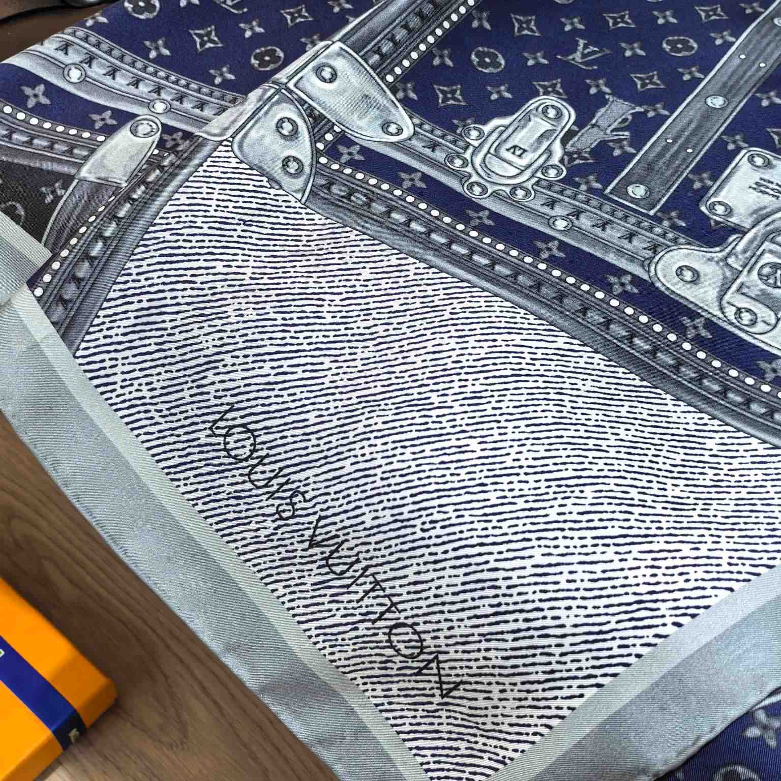 Louis Vuitton Time Trunk Square 90   - PerfectKickZ