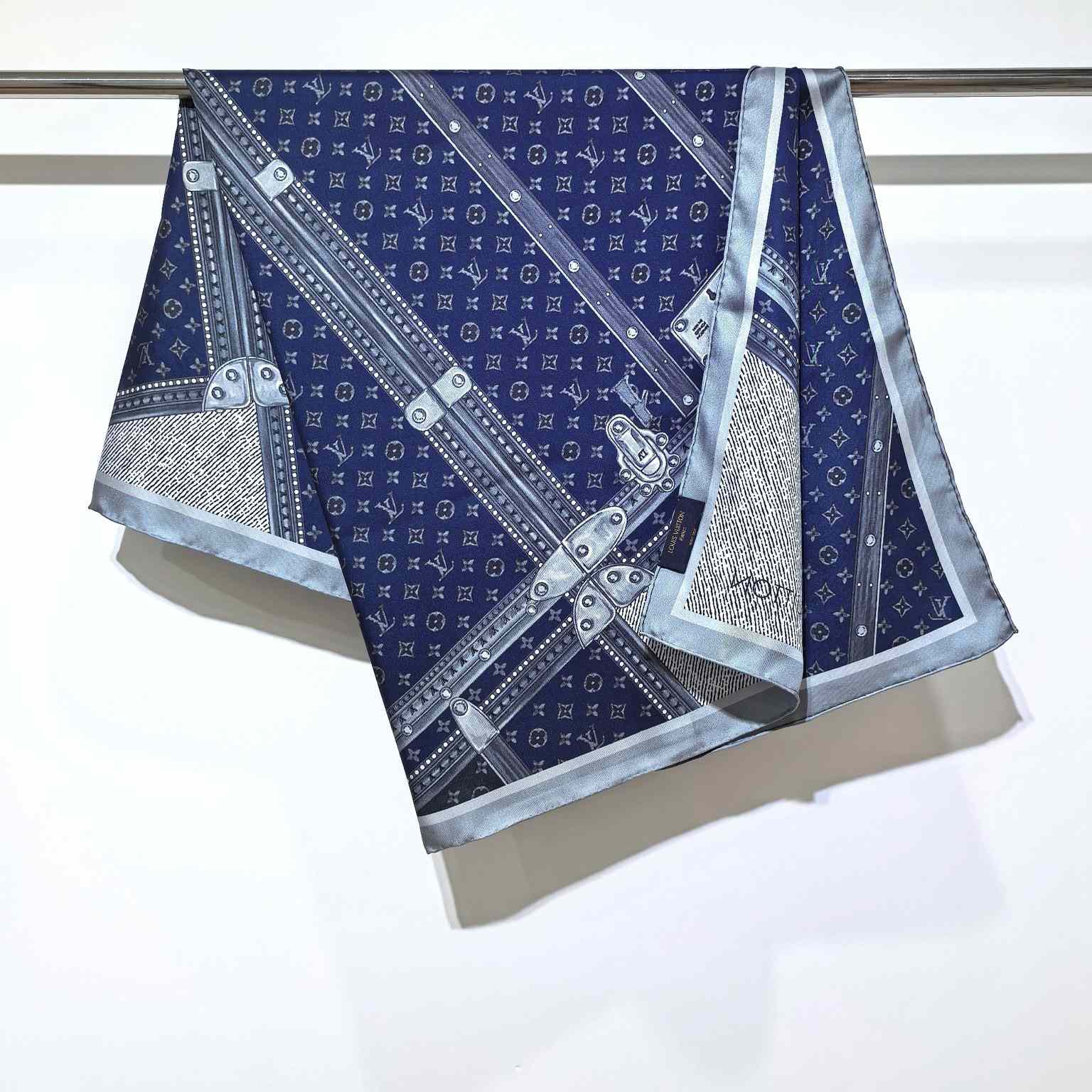 Louis Vuitton Time Trunk Square 90   - PerfectKickZ