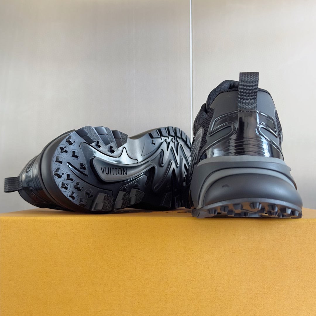Louis Vuitton LV Runner Tatic Sneaker   1ADGZW - PerfectKickZ