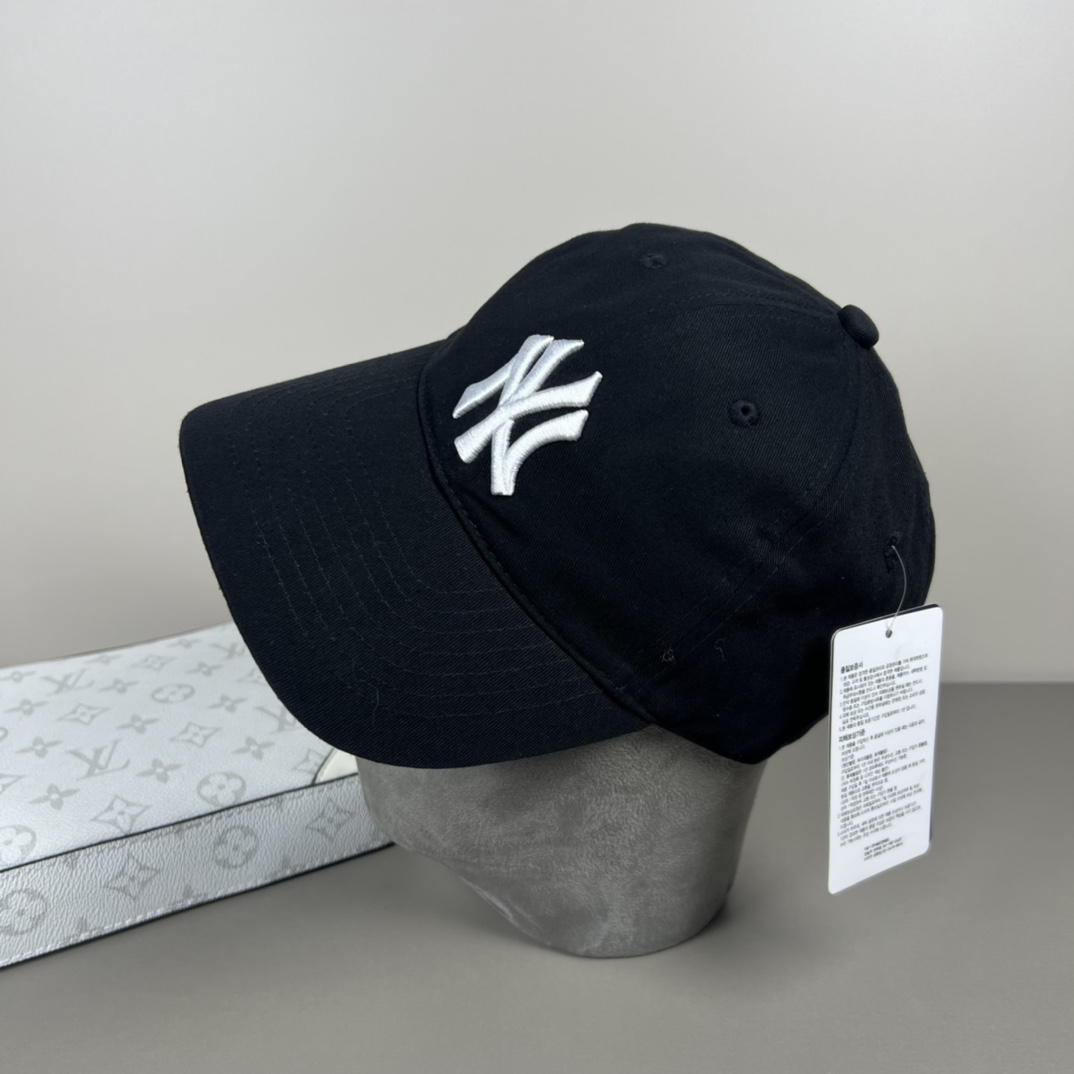 New York Yankees Cap In Black - PerfectKickZ