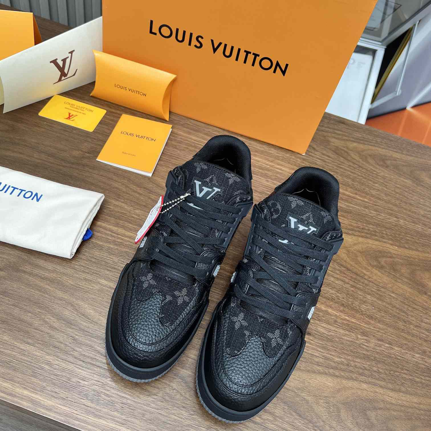 Louis Vuitton LV Trainer Sneaker    1A9IPP - PerfectKickZ