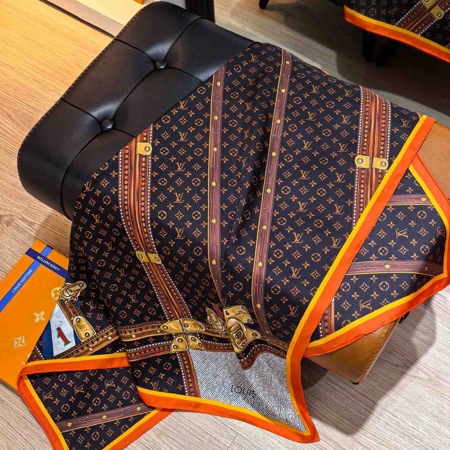 Louis Vuitton Time Trunk Square 90  M94096 - PerfectKickZ