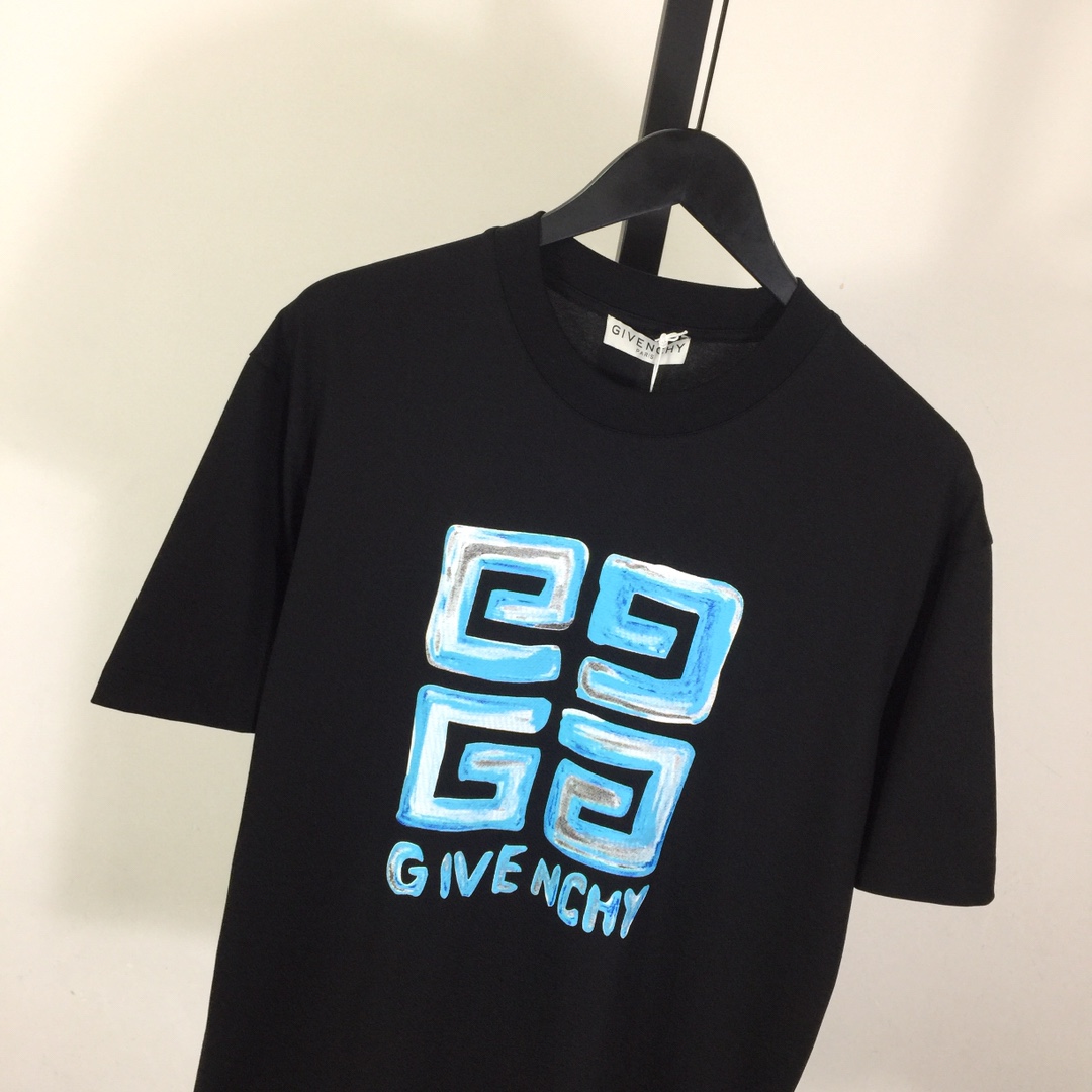 Givenchy 4G T-shirt In Cotton - PerfectKickZ