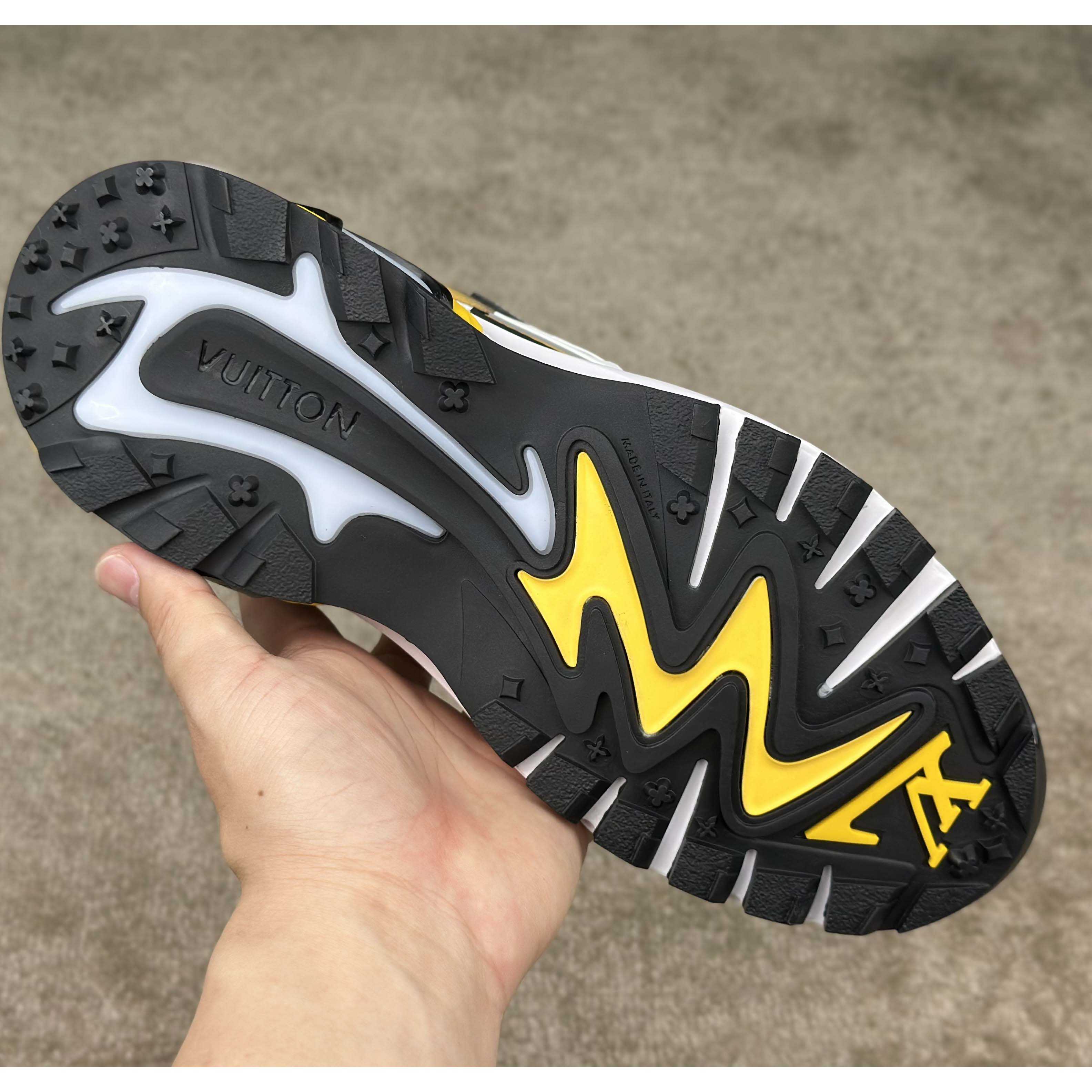 Louis Vuitton LV Runner Tatic Sneaker  1ADI77 - PerfectKickZ