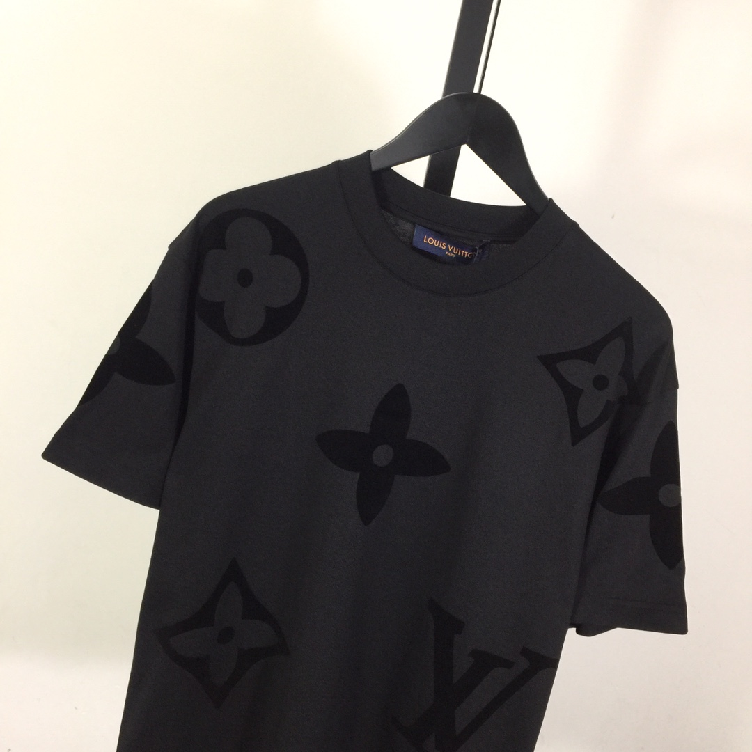 Louis Vuitton Monogram Cotton T-Shirt   1AFYF0 - PerfectKickZ