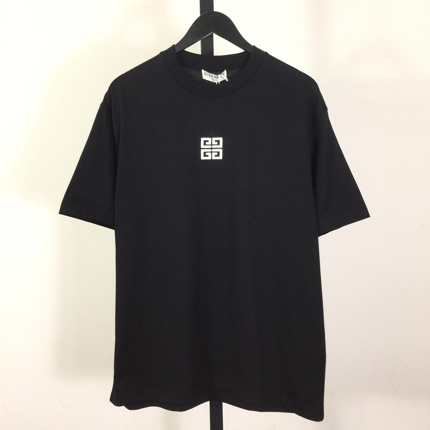 Givenchy 4G T-shirt In Cotton - PerfectKickZ