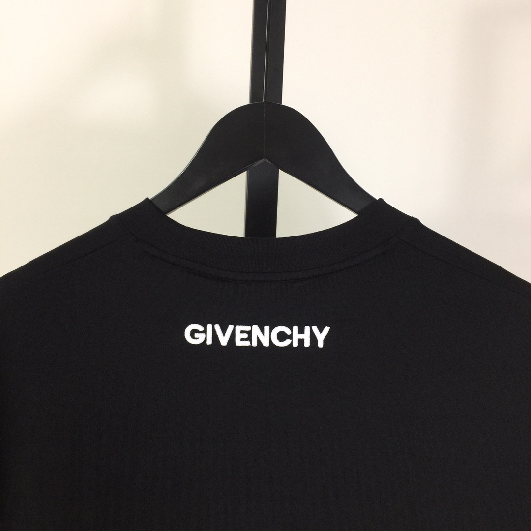 Givenchy 4G T-shirt In Cotton - PerfectKickZ