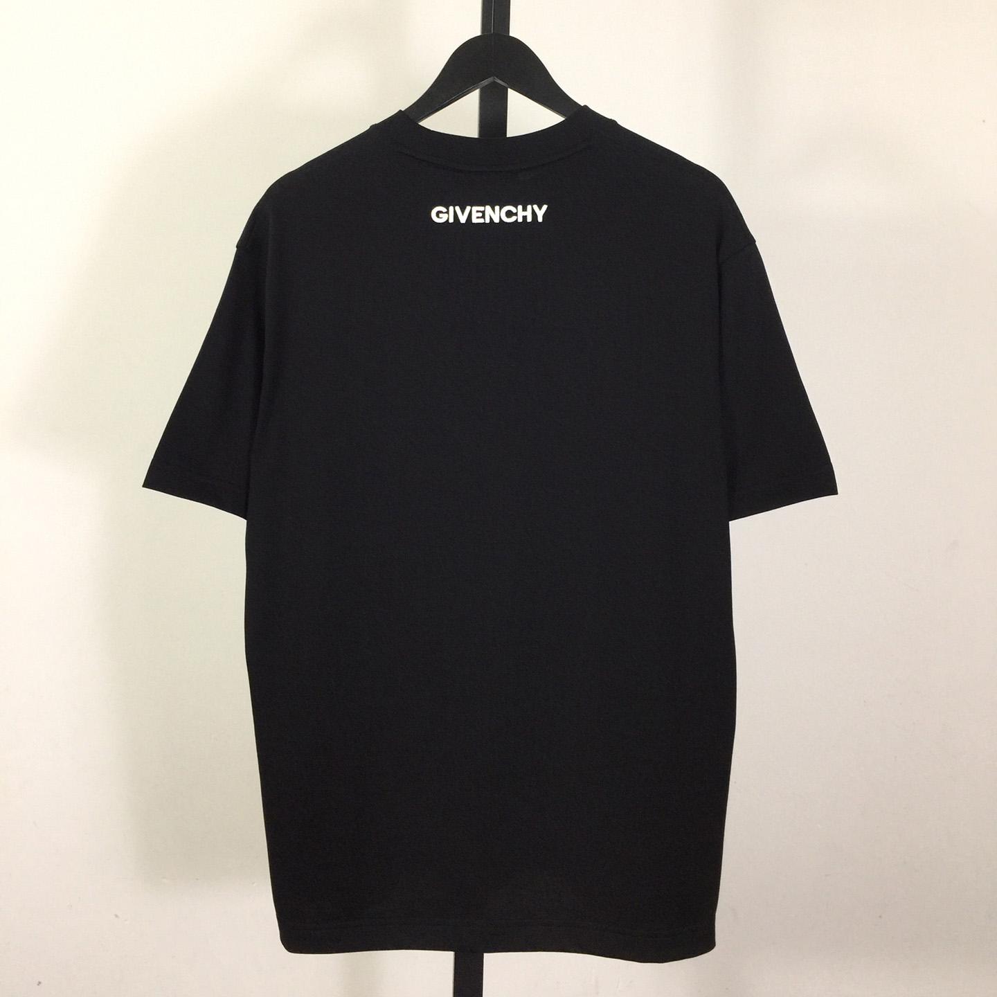Givenchy 4G T-shirt In Cotton - PerfectKickZ