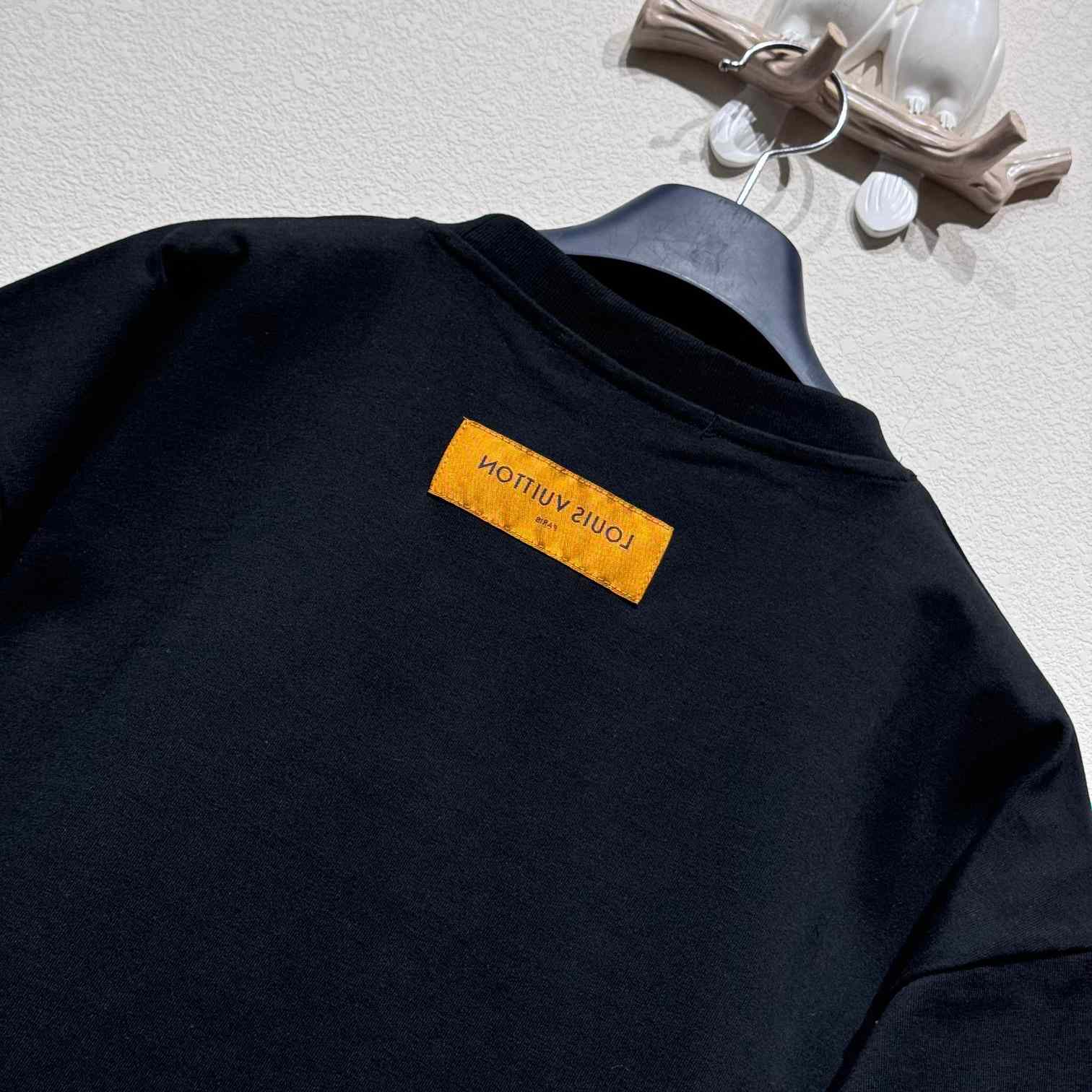 Louis Vuitton Short-Sleeved T-Shirt   - PerfectKickZ