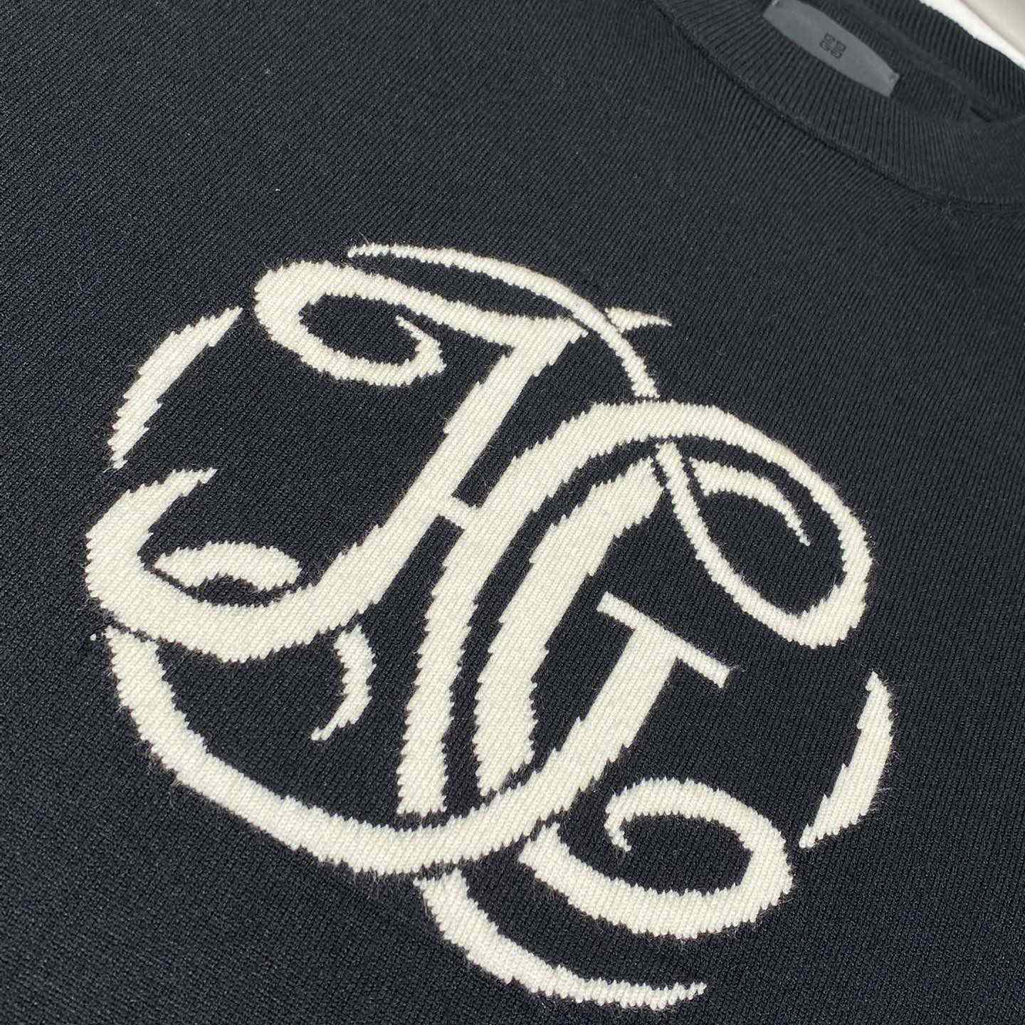 Givenchy T-shirt In Knit With HG Jacquard - PerfectKickZ
