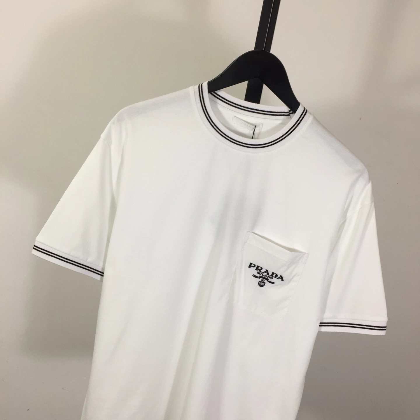 Prada T-shirt With Nylon Pocket And Letter Print - PerfectKickZ