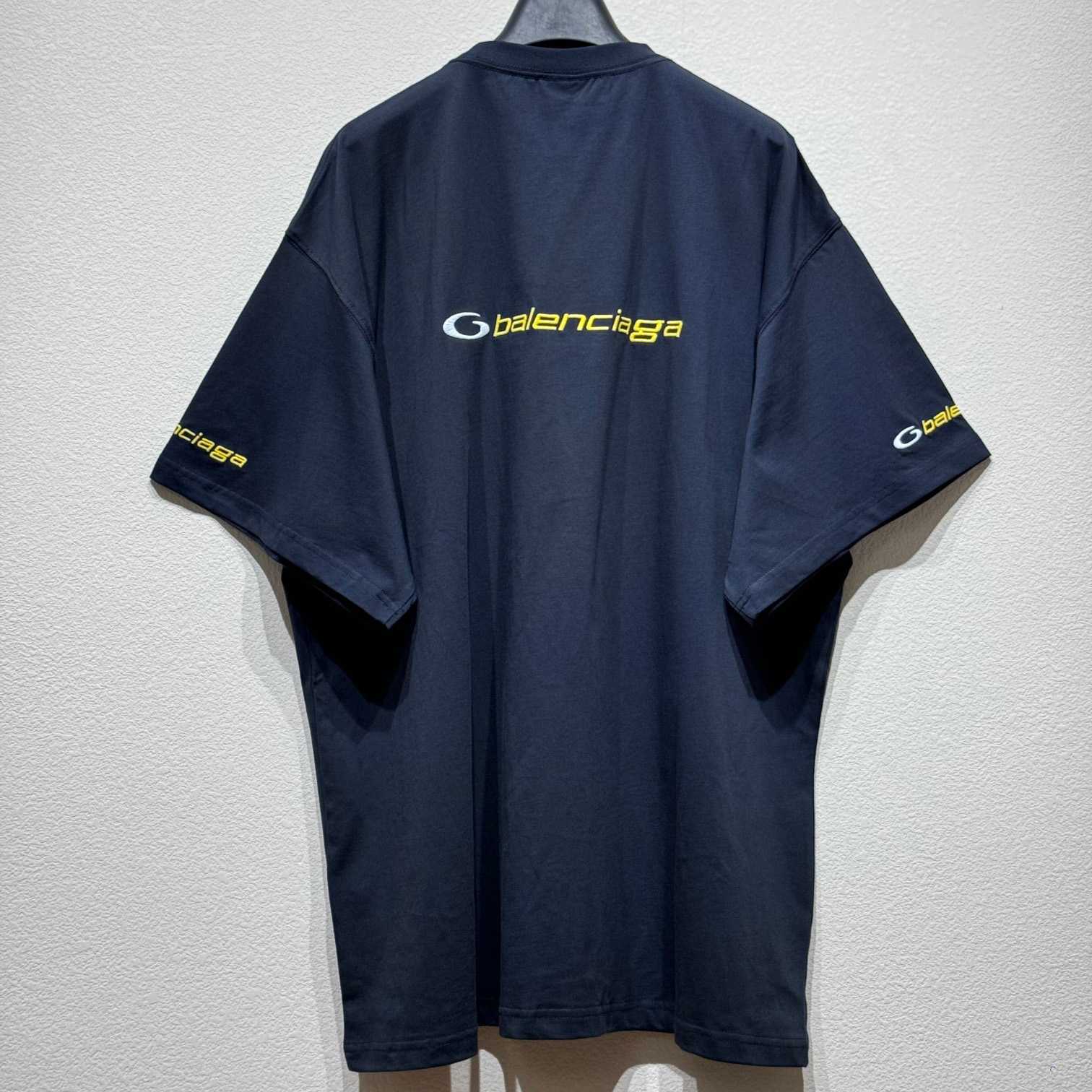 Balenciaga T-shirt Medium Fit - PerfectKickZ