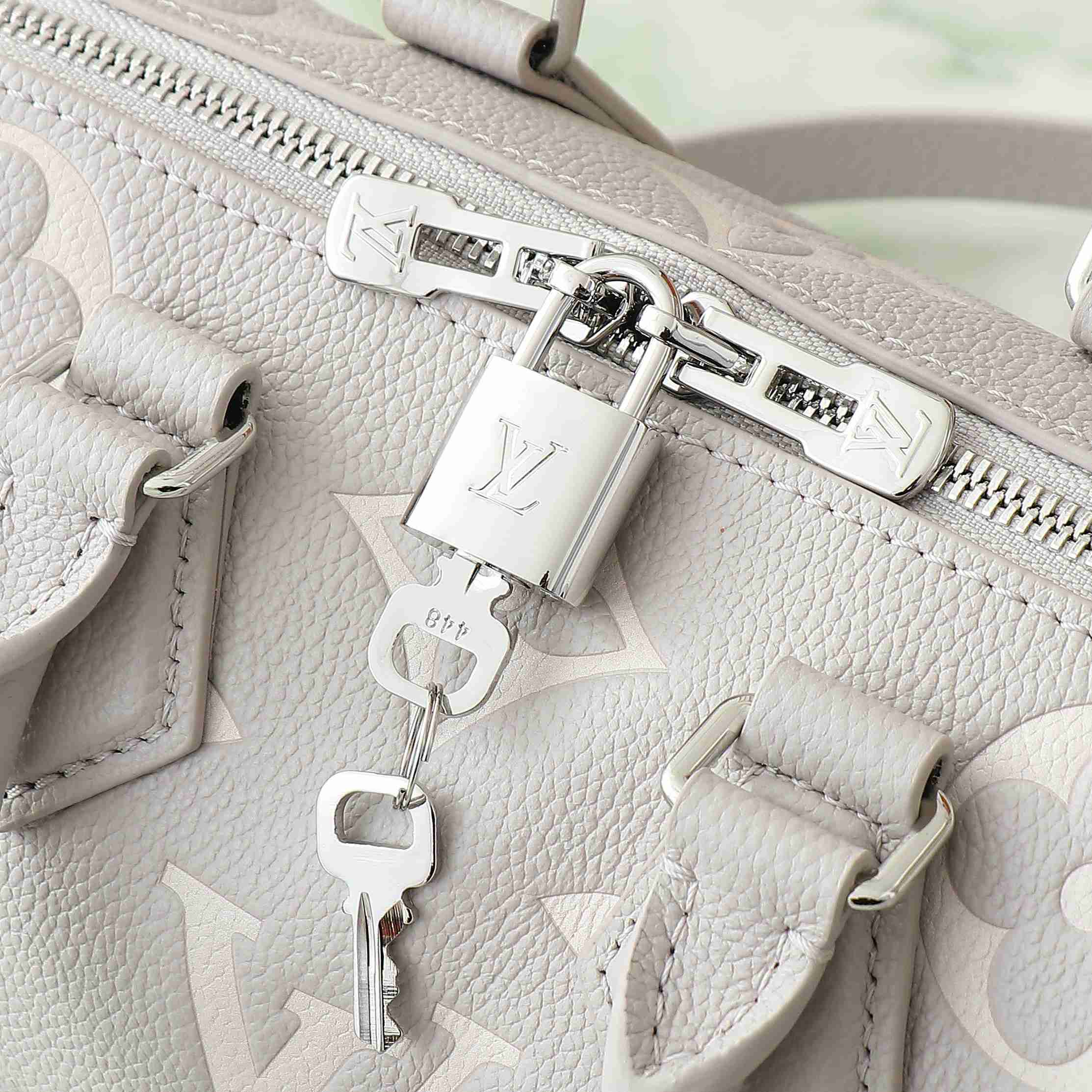 Louis Vuitton Speedy Bandoulière 20   M14207 - PerfectKickZ