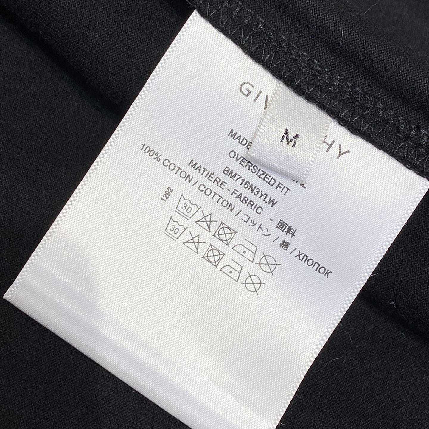 Givenchy T-shirt In Cotton With GIVENCHY Medallion - PerfectKickZ